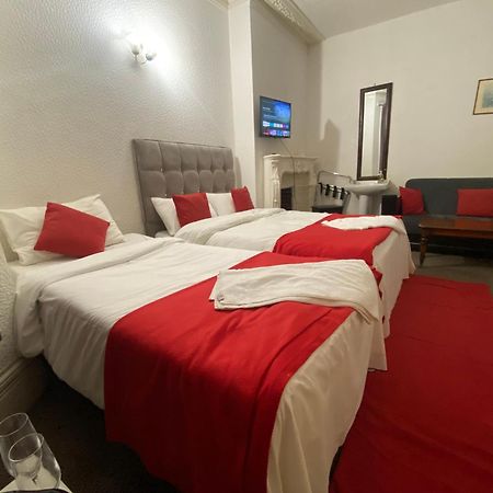 Saji Hotel Ілфорд Екстер'єр фото