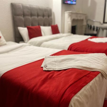Saji Hotel Ілфорд Екстер'єр фото