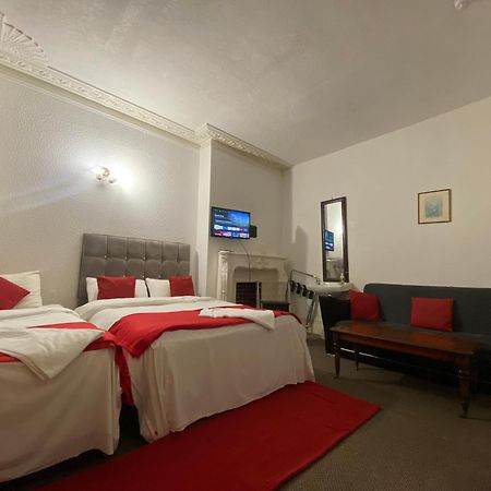 Saji Hotel Ілфорд Екстер'єр фото