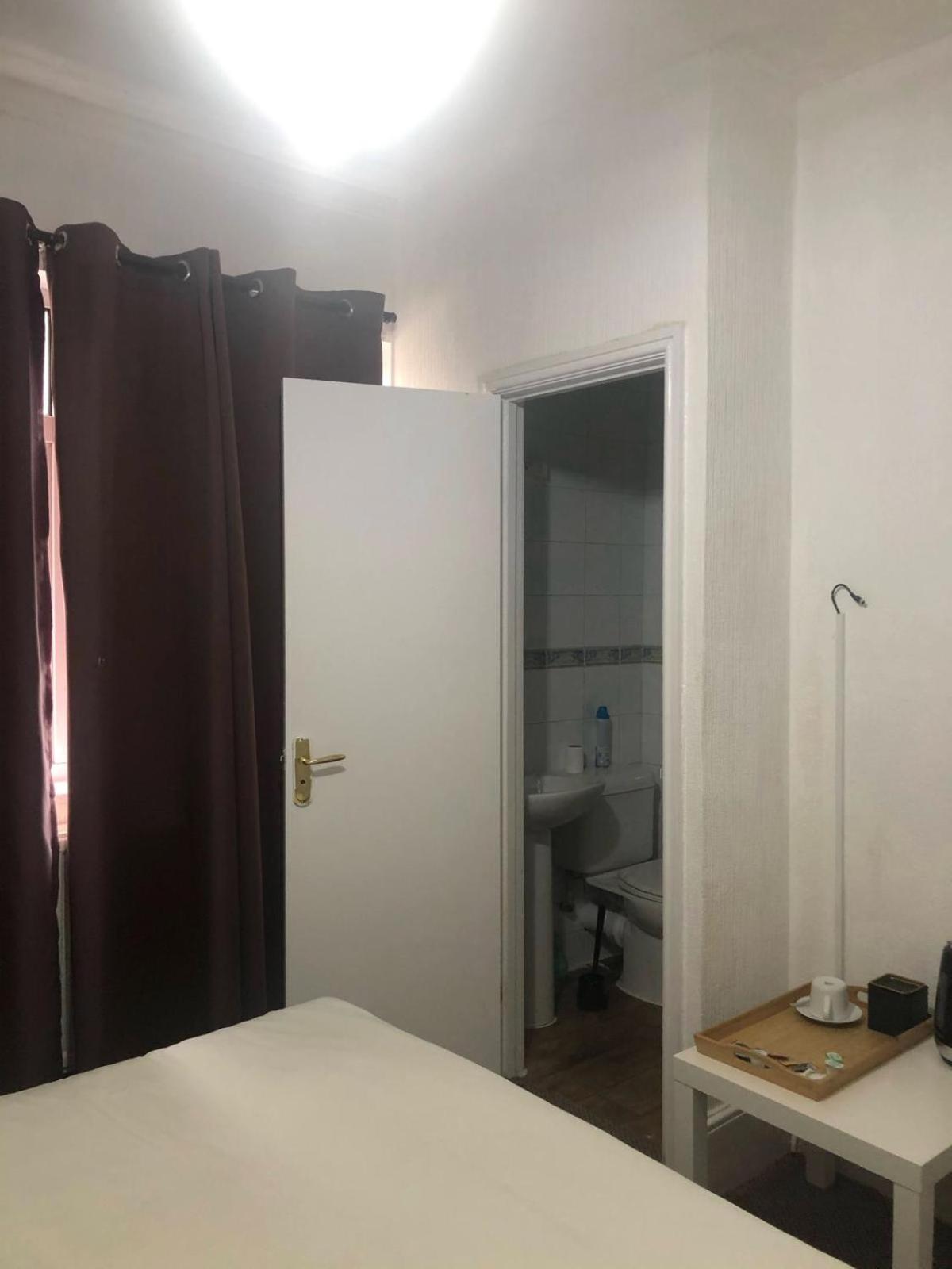 Saji Hotel Ілфорд Екстер'єр фото
