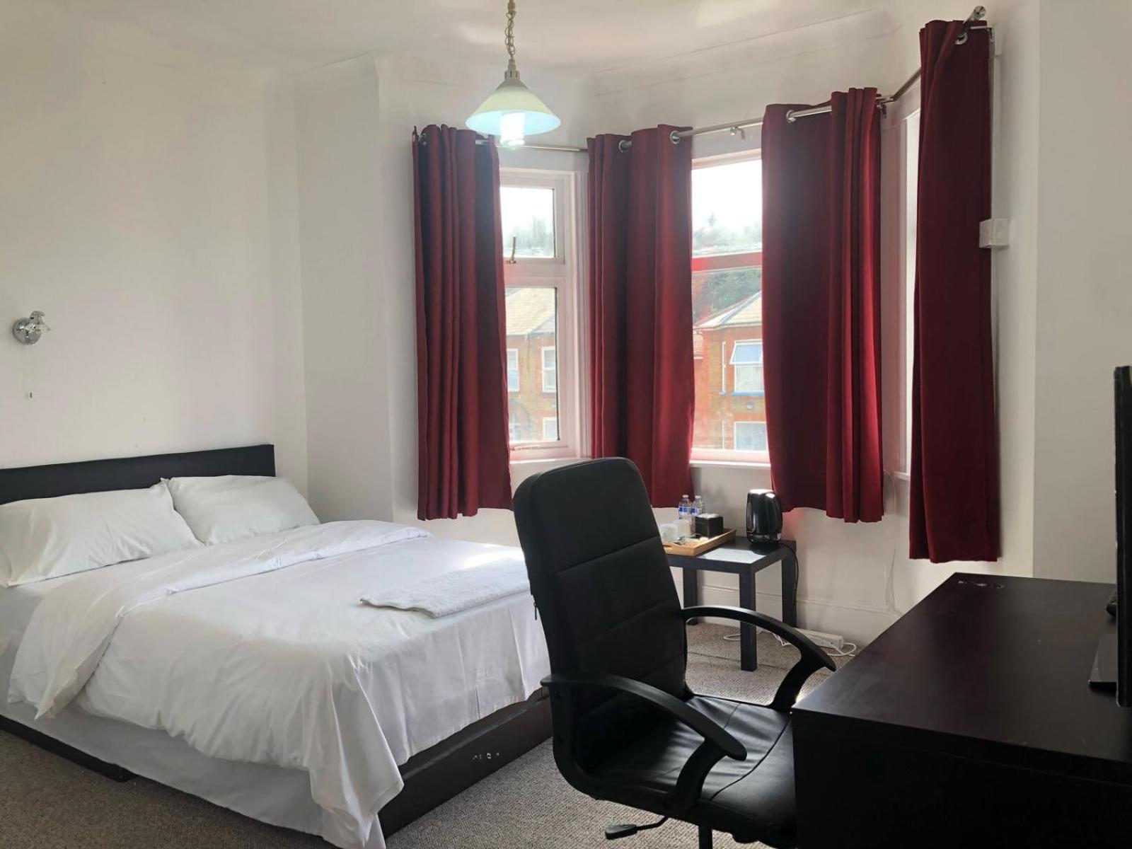 Saji Hotel Ілфорд Екстер'єр фото