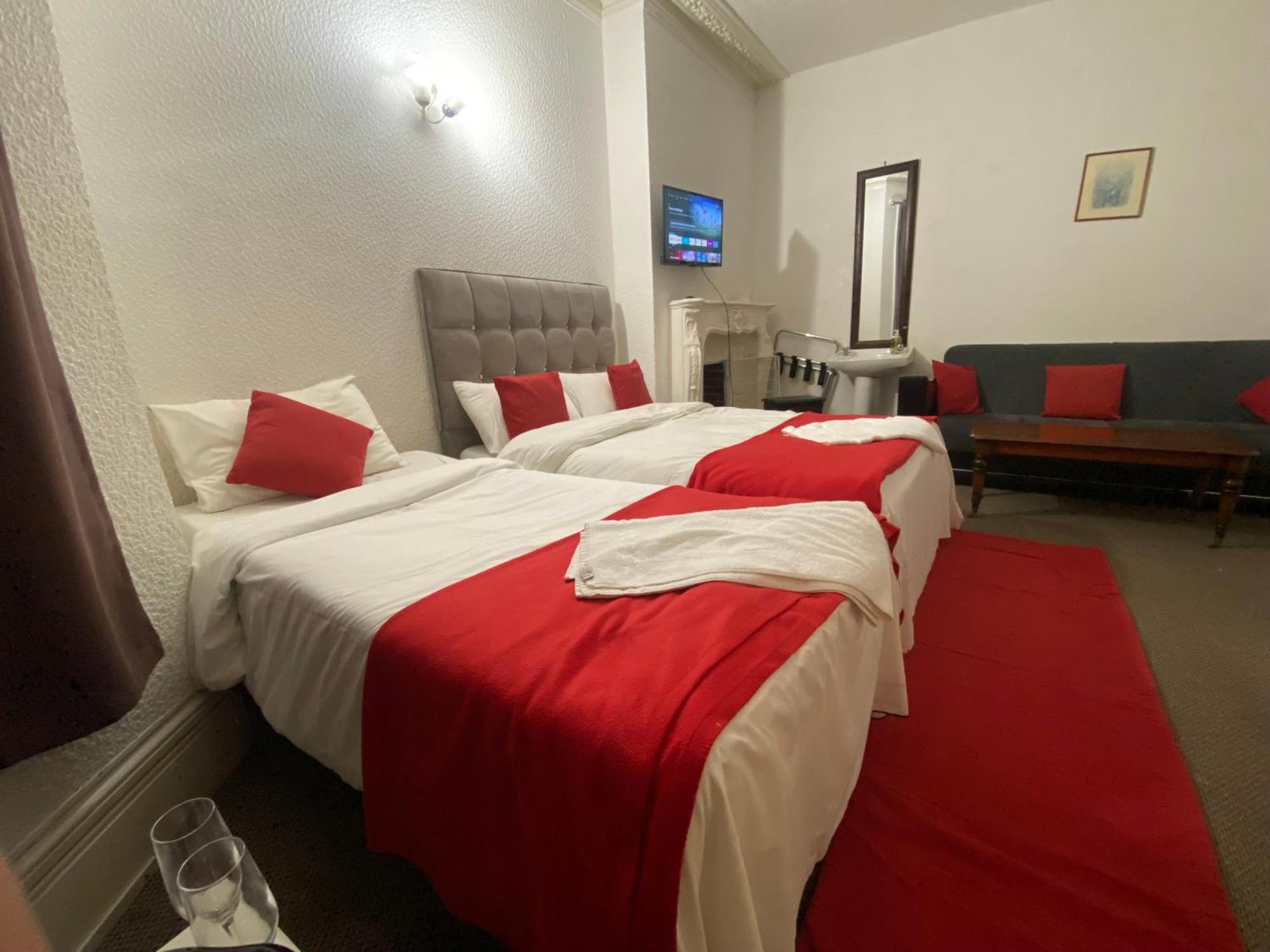 Saji Hotel Ілфорд Екстер'єр фото
