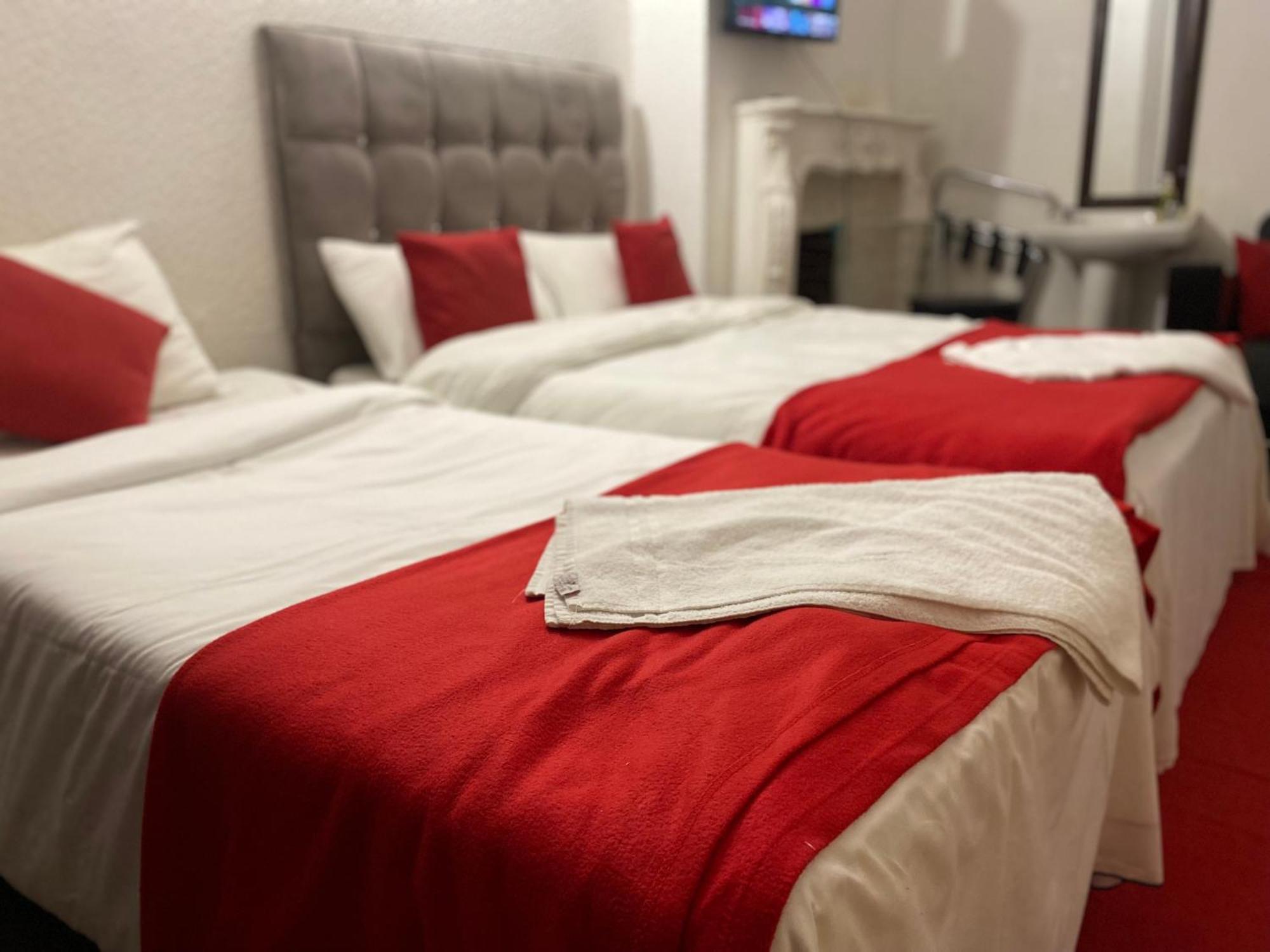 Saji Hotel Ілфорд Екстер'єр фото
