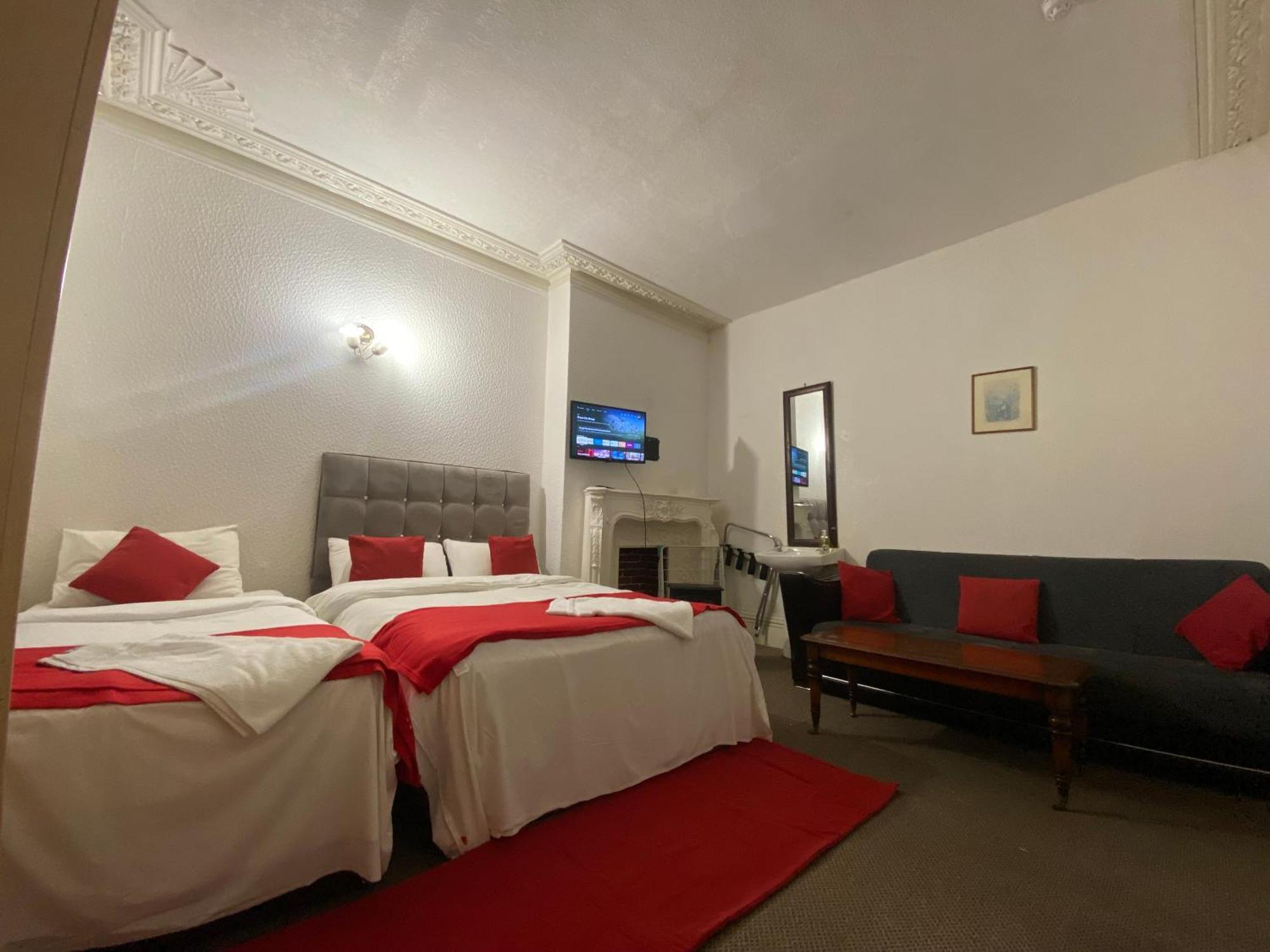 Saji Hotel Ілфорд Екстер'єр фото